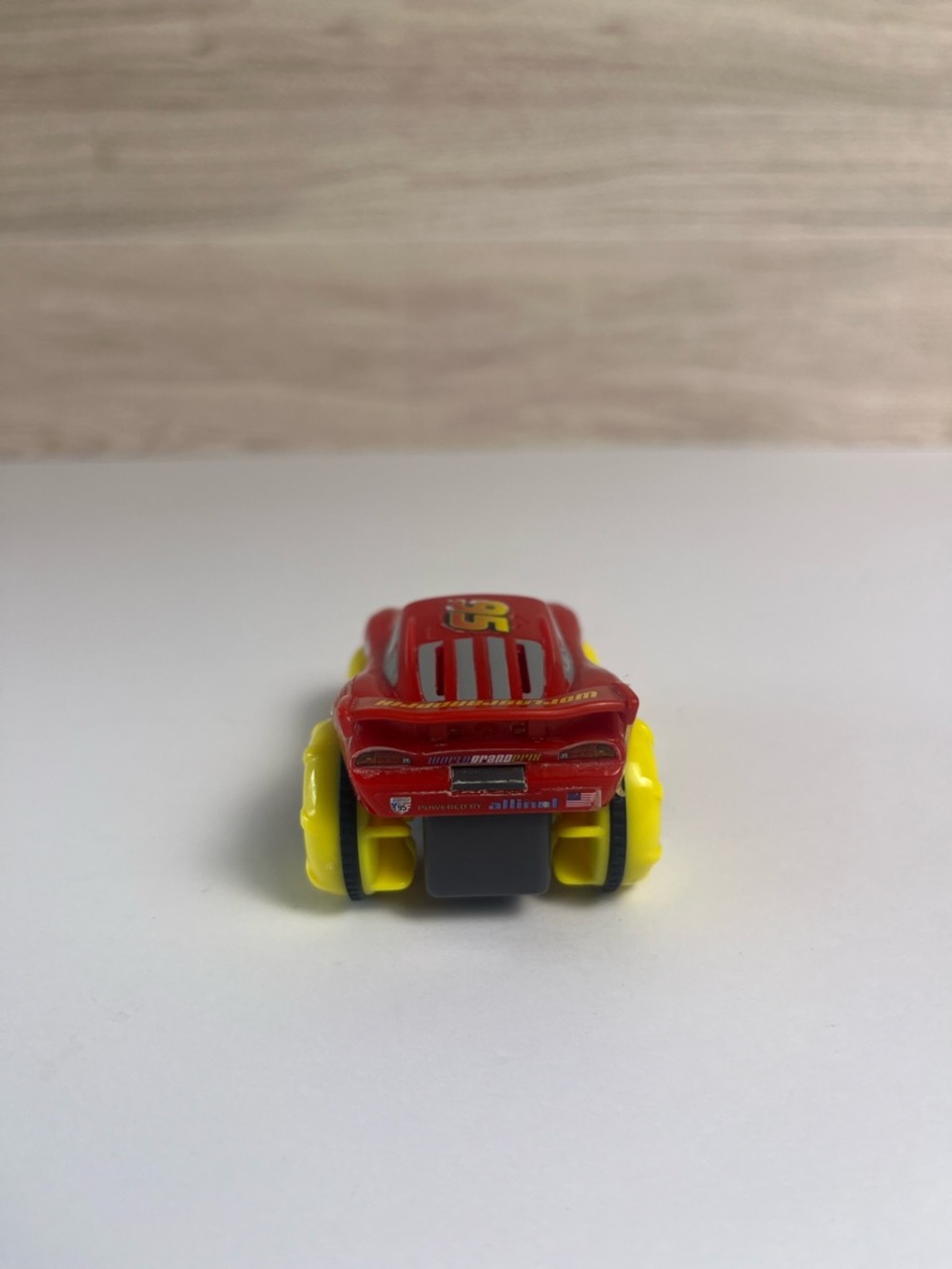 Disney Pixar Hydro Wheels
Lightning McQueen Pull Back
Cars 3" Mattel 2012 Used - Picture 3 of 5